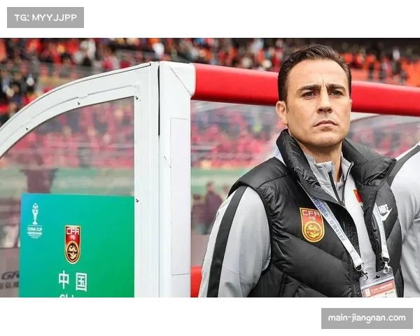 卡纳瓦罗称将在乌兹别克斯坦长期执教并笑言连自行车都带来了