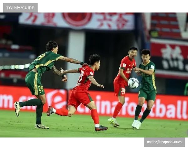 钟义浩精准传中助攻 河南队边路传中战术见效